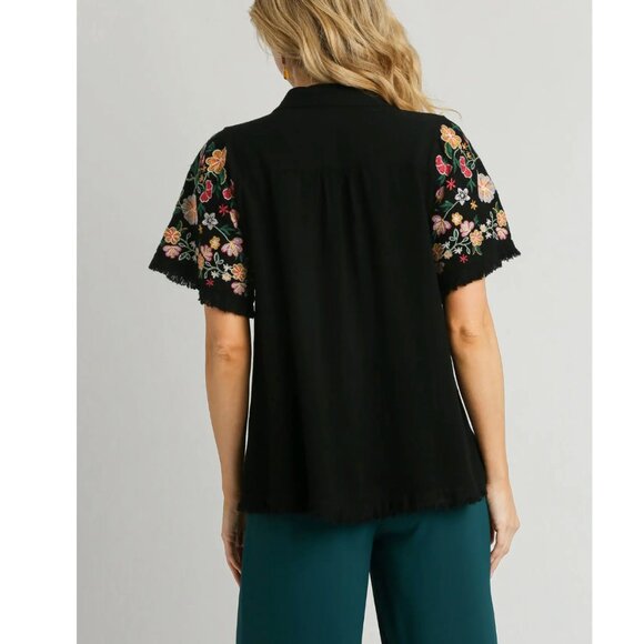 Umgee Womens Black Embroidered Button Down Top NEW - Picture 2 of 2